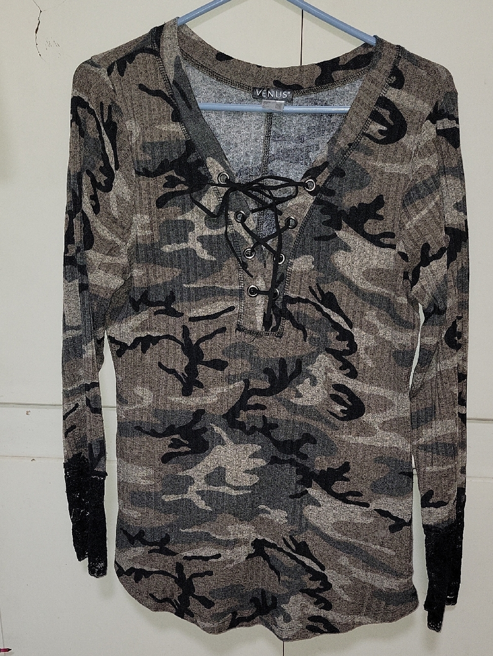 VENUS Olive Camo Lace-Up Ribbed Long Sleeve Top